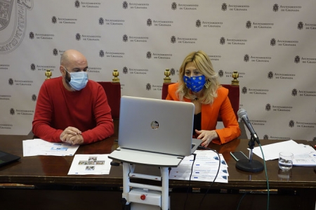 Imagen de la presentación de los medidores de calidad del aire (JAVIER ALGARRA/AYUNTAMIENTO)