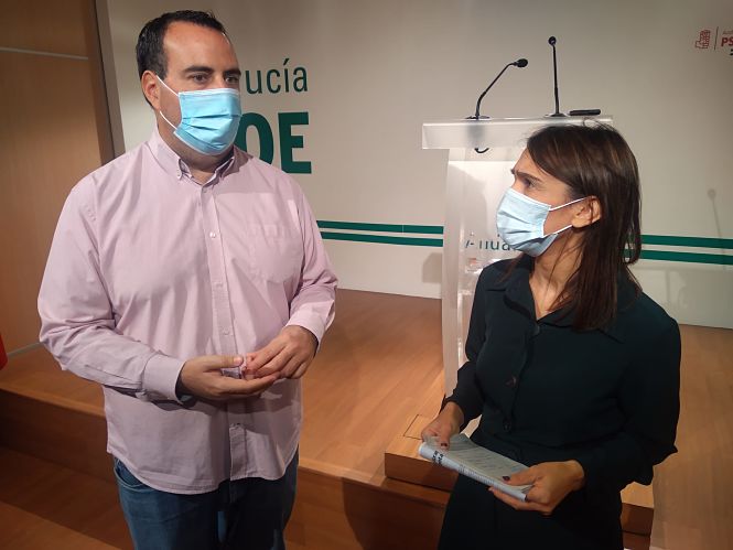 Alex Casares y Olga Manzano en rueda de prensa (PSOE)