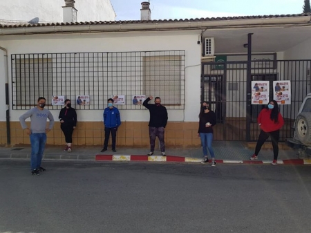 Concentración en el consultorio médico de Dehesas Viejas (IU)