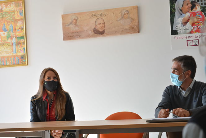 Imagen de la firma del convenio (JUNTA)