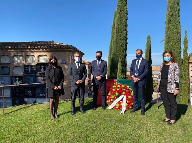 La corporación rinde homenaje a los granadinos fallecidos (AYTO. GRANADA) 