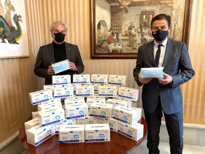 Imagen de las mascarillas que se van a repartir (AYTO. GRANADA) 