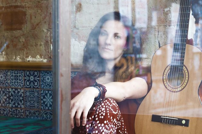 Imagen de la cantante Zoe (LA OFICINA DE LOS DESEOS)