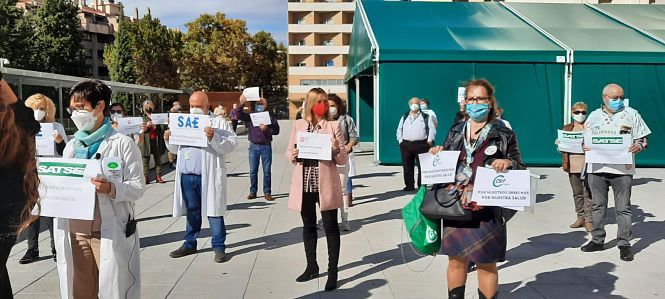 Concentración en la entrada del Hospital Virgen de las Nieves (UGT)