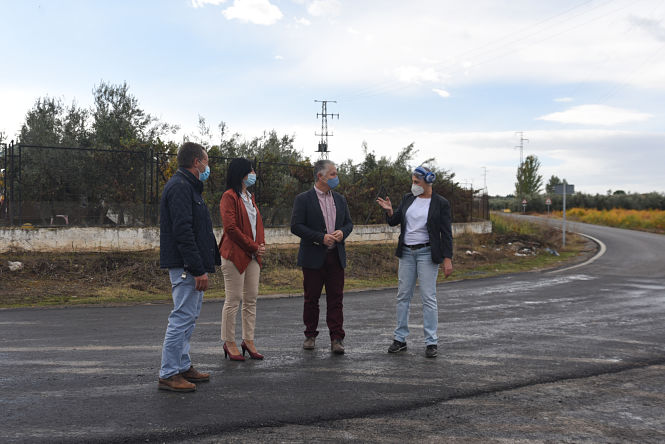 Imagen de la visita a una de las carreteras (DIPUTACION)