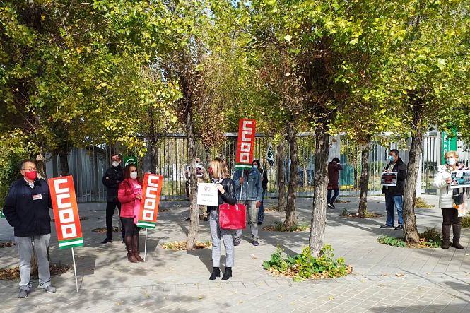 Concentración de CCOO en defensa de los sanitarios (CCOO)