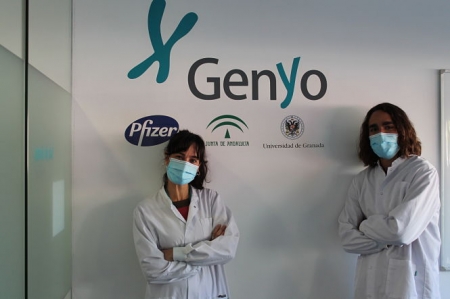 Los investigadores de la UGR y GENYO Sara Rodríguez y Pablo Tristán (UGR)