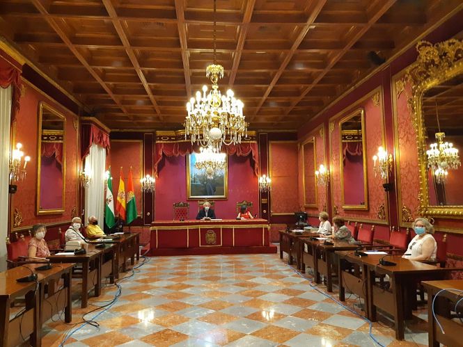 El concejal de Derechos Sociales, José Antonio Huertas ha explicado los nuevos talleres (AYTO. GRANADA) 