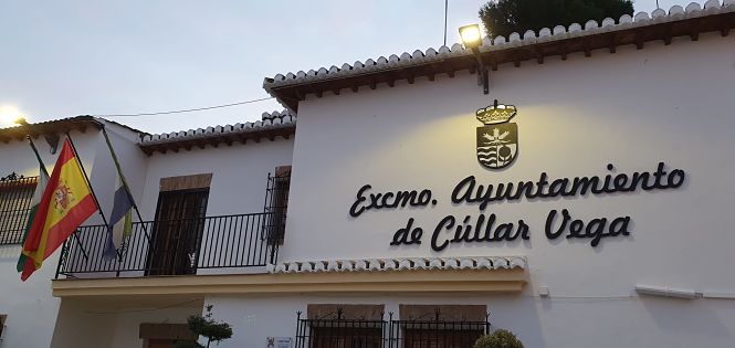 Fachada del Ayuntamiento de Cúllar Vega (AYTO. CÚLLAR VEGA)