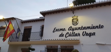 Fachada del Ayuntamiento de Cúllar Vega (AYTO. CÚLLAR VEGA)