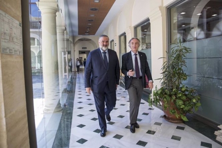 Los delegados del Gobierno y de Salud de la Junta, Pablo García e Indalecio Sánchez-Montesinos, de izquierda a derecha, en imagen de archivo (JUNTA) Los delegados del Gobierno y de Salud de la Junta, Pablo García e Indalecio Sánchez-Montesinos, de izquierda a derecha, en imagen de archivo (JUNTA)