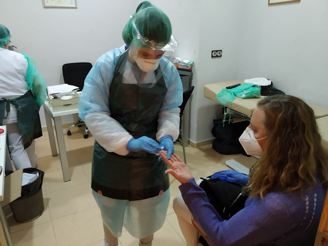 Realización del test de antígenos (AYTO. ALMUÑÉCAR)