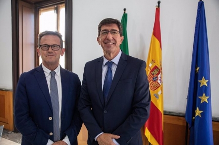 El vicepresidente y consejero de Justicia, Juan Marín, junto al delegado territorial, Gustavo Rodríguez (JUNTA DE ANDALUCÍA) 