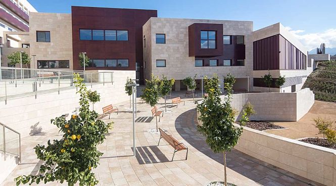 Fachada de la Residencia de Mayores Fray Leopoldo (RESIDENCIA BEATO FRAY LEOPOLDO)