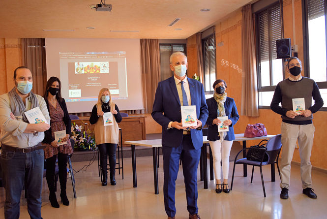 Imagen de la presentación del libro (AYTO. ALBOLOTE)