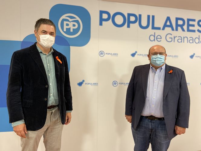 Carlos Rojas y José Robles en la sede provincial del PP (PP)