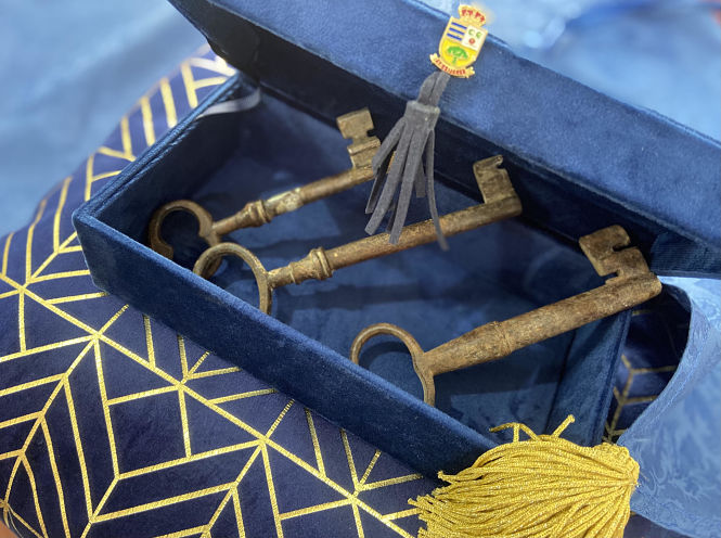 Llaves del baúl donde están guardados los trajes de los Reyes Magos en Ogíjares (AYTO. OGIJARES)