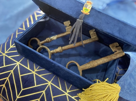 Llaves del baúl donde están guardados los trajes de los Reyes Magos en Ogíjares (AYTO. OGIJARES) Llaves del baúl donde están guardados los trajes de los Reyes Magos en Ogíjares (AYTO. OGIJARES)