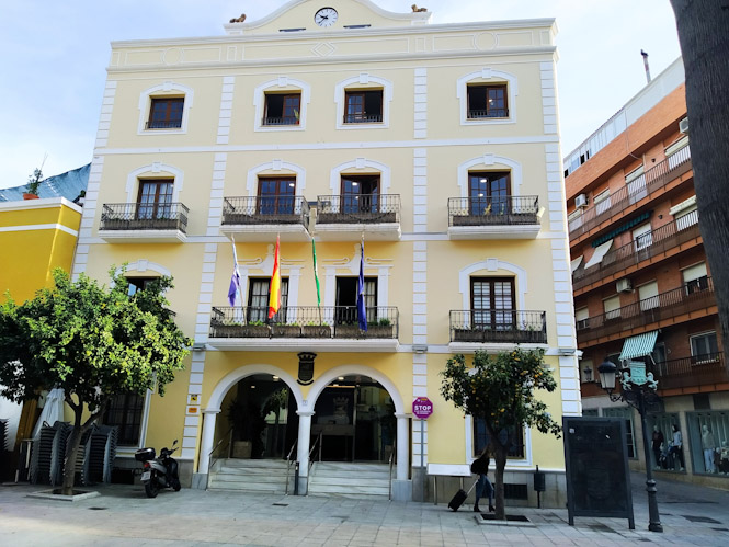 Fachada del Ayuntamiento de Almuñécar (AYTO. ALMUÑECAR) 
