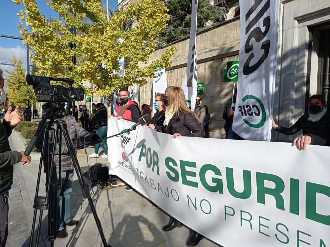 Concentración en la sede de la Junta (CSIF)