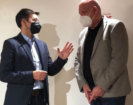 Paco Cuenca y Gerardo Sánchez tras la rueda de prensa (PSOE)