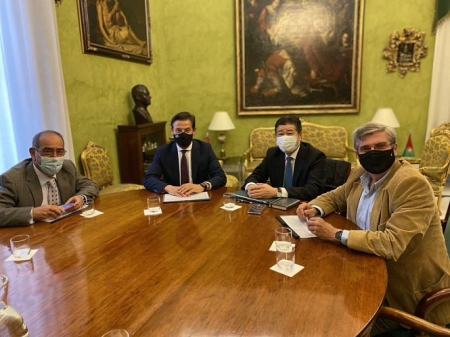 Imagen de la reunión con el presidente de la Casa de Japón (AYTO. GRANADA) 