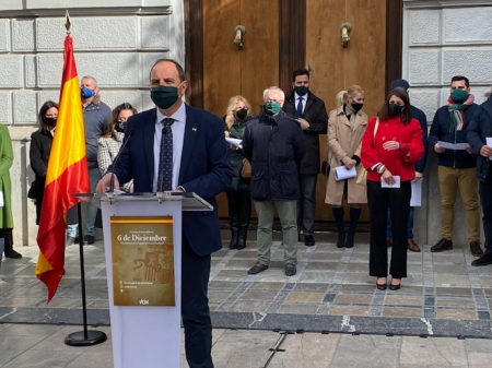 Francisco Ocaña durante la lectura del manifiesto (VOX) 