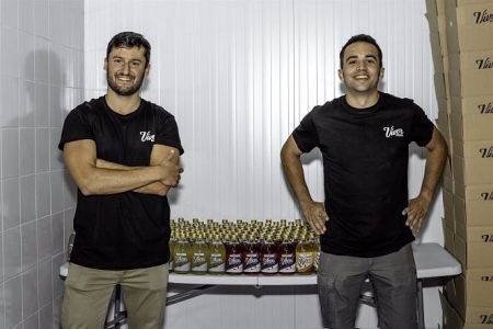 Raúl de Frutos y Fernando Martín, socios fundadores de Víver Kombucha (VÍVER KOMBUCHA) 