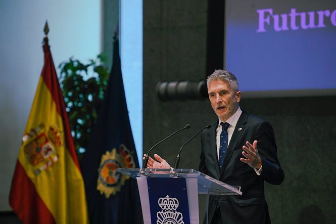El ministro del Interior, Fernando Grande-Marlaska, interviene en un acto del DNI (ÓSCAR CAÑÁS - EUROPA PRESS) 