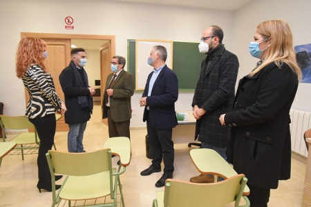 Visita de José Entrena al Centro de Día de Maracena (L. PEÑALVER / DIPGRA)