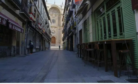 Hostelería del entorno de la Catedral cerradas (ÁLEX CÁMARA / EUROPA PRESS) 