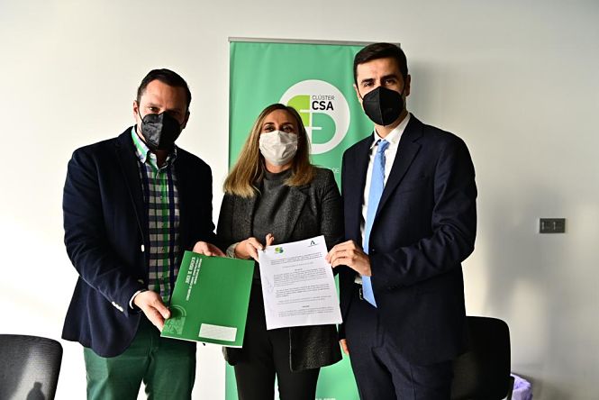 Imagen de la firma del convenio (JUNTA)