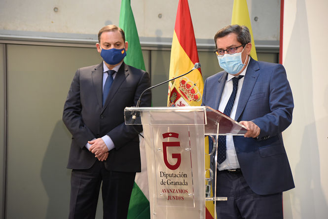 José Entrena junto al ministro José Luis Abalos (DIPUTACION)