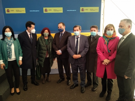 Miembros del PSOE junto al ministro José Luis Abalos (PSOE)