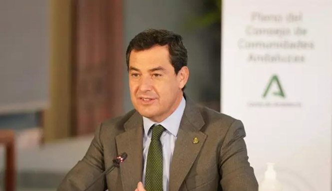 El presidente de la Junta, Juanma Moreno, ante el Pleno de Comunidades Andaluzas en el exterior, en imagen de archivo (JUNTA DE ANDALUCÍA) 