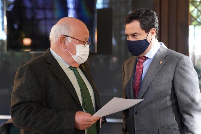 Juanma Moreno y Jesús Aguirre han presentado el plan de vacunación (JUNTA)