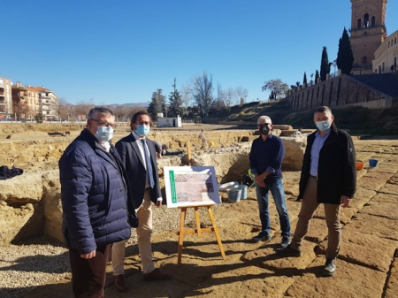 Imagen de la visita al Teatro romano de Guadix (JUNTA) Imagen de la visita al Teatro romano de Guadix (JUNTA)