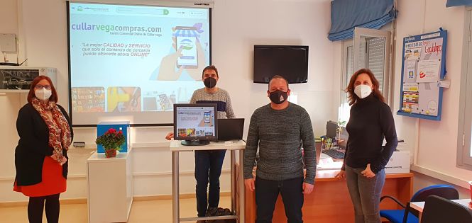 El alcalde y las concejalas de Comercio y Desarrollo Local presentan la plataforma Cúllar Vega Compras (AYTO. CÚLLAR VEGA)