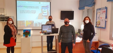 El alcalde y las concejalas de Comercio y Desarrollo Local presentan la plataforma Cúllar Vega Compras (AYTO. CÚLLAR VEGA)