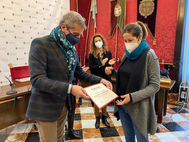 Premios a los mejores puestos de artesanías granadinas (AYUNTAMIENTO) 