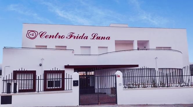 Fachada del Centro Frida Luna (FUNDACIÓN ZAYAS) 