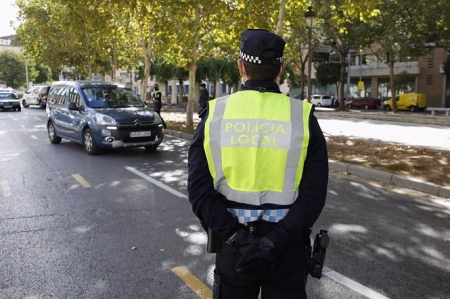 La Policía Local de Granada realiza controles de tráfico en los accesos de la ciudad (ÁLEX CÁMARA / EUROPA PRESS) 