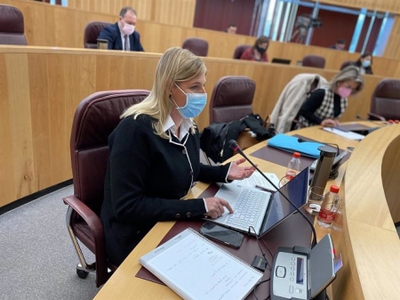 La portavoz del grupo popular en la Diputación de Granada, Inmaculada Hernández (PP) 