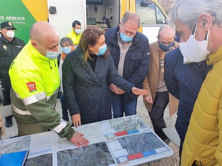 La consejera andaluza Carmen Crespo, en Almegíjar, con motivo del incendio forestal declarado en la zona (JUNTA DE ANDALUCÍA) La consejera andaluza Carmen Crespo, en Almegíjar, con motivo del incendio forestal declarado en la zona (JUNTA DE ANDALUCÍA)