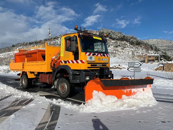 Imagen de una máquina quitanieves (DIPUTACIÓN) 