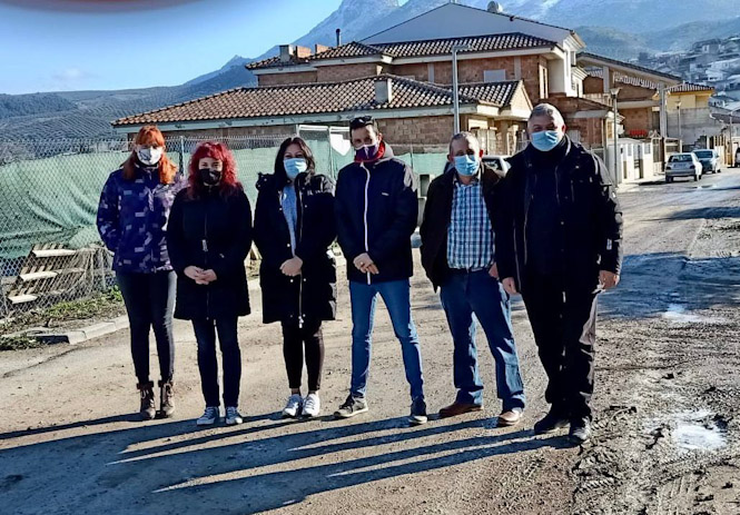 Miembros de Podemos durante la visita a Deifontes (PODEMOS GRANADA) 