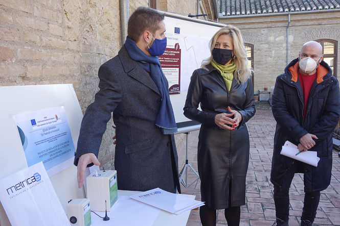 Imagen de los nuevos sensores de aire (JAVIER ALGARRA/ AYUNTAMIENTO)