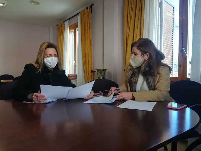 Imagen de la visita de Concha Insúa  Arenas del Rey (CIUDADANOS)