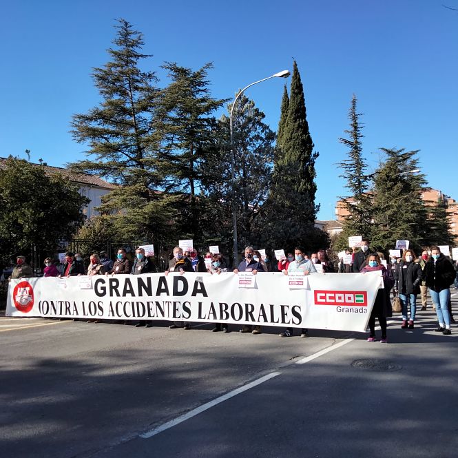 Concentración por la muerte por Covid-19 de una trabajadora del SAS (UGT)