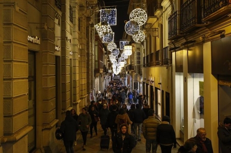 Luces de Navidad en Granada (ÁLEX ZEA - EUROPA PRESS) 